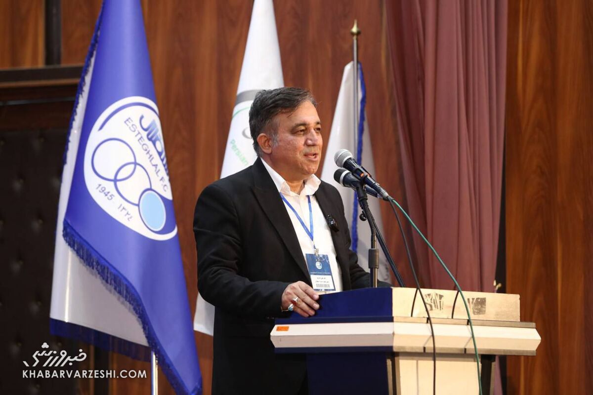 مدیرعامل استقلال به مراسم سالگرد پورحیدری نرفت! مدیرعامل استقلال به مراسم سالگرد پورحیدری نرفت!