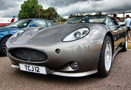 خودروی اسپرت دست‌ساز و فوق‌العاده کمیاب رونارت لایتنینگ/عکس