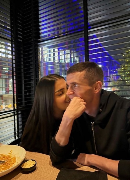 قاب عاشقانه یاسر آسانی، ستاره استقلال و همسرش (عکس)