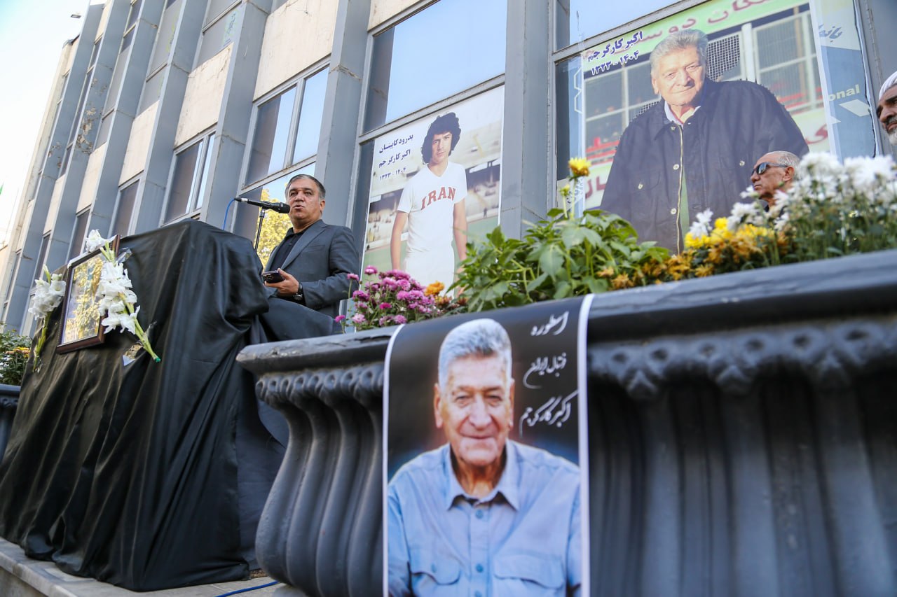 علی تاجرنیا: احمد سعادتمند و اکبر کارگرجم مانند هم فکر میکردند علی تاجرنیا: احمد سعادتمند و اکبر کارگرجم مانند هم فکر میکردند