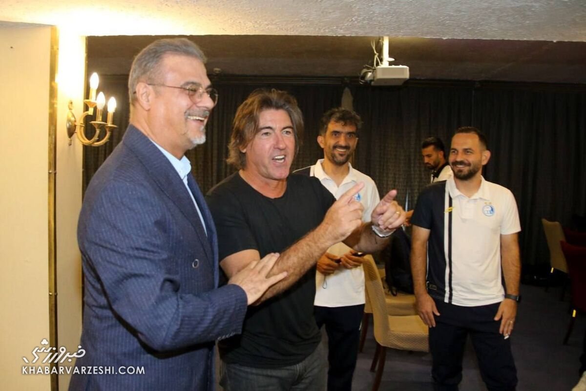 محرومیت استقلالیها بی سروصدا لغو میشود/ نمیتوانند مدیر استقلال را به ورزشگاه راه ندهند! محرومیت استقلالیها بی سروصدا لغو میشود/ نمیتوانند مدیر استقلال را به ورزشگاه راه ندهند!