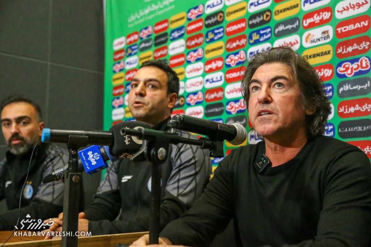 ساپینتو: در مورد الحدادی و احمدی حرفی ندارم؛فردا مشخص میشود چه کسی غایب است/ برای برد باید چند بازیکن پرسپولیس را مهار کنیم ساپینتو: در مورد الحدادی و احمدی حرفی ندارم؛فردا مشخص میشود چه کسی غایب است/ برای برد باید چند بازیکن پرسپولیس را مهار کنیم