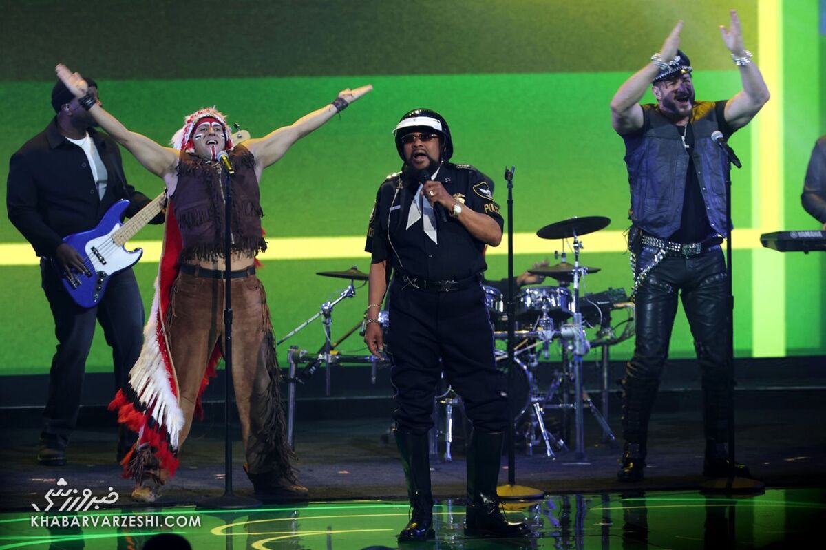 گروه ویلیج پیپل