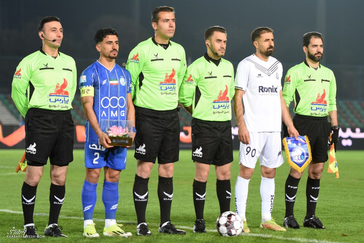 اعتراض شدید استقلال به داوری؛ داور صحنه کپی برابر اصل را پنالتی نگرفت!/ سرنوشت قهرمانی تغییر میکند اعتراض شدید استقلال به داوری؛ داور صحنه کپی برابر اصل را پنالتی نگرفت!/ سرنوشت قهرمانی تغییر میکند