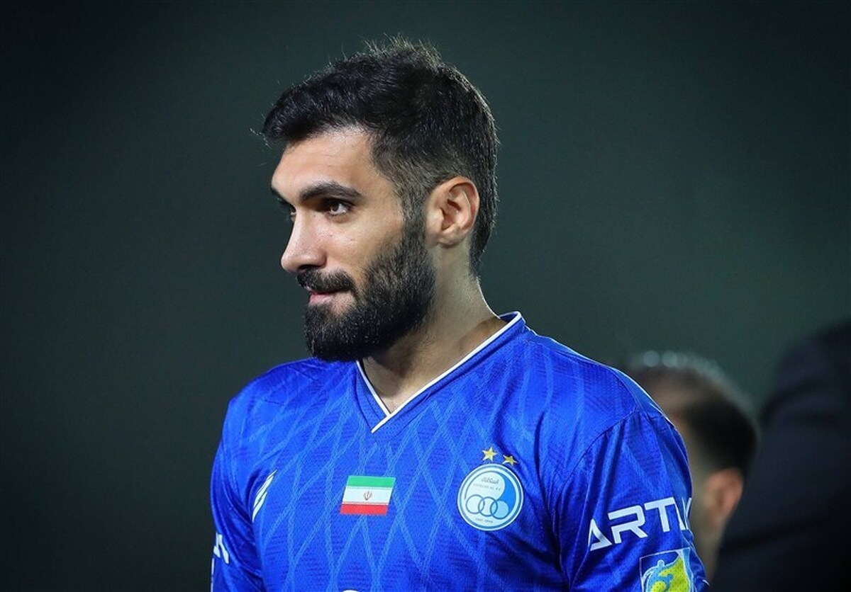 عذرخواهی مدافع استقلال از ساپینتو و حضور تیم بیکزاده در تمرین آبیپوشان عذرخواهی مدافع استقلال از ساپینتو و حضور تیم بیکزاده در تمرین آبیپوشان