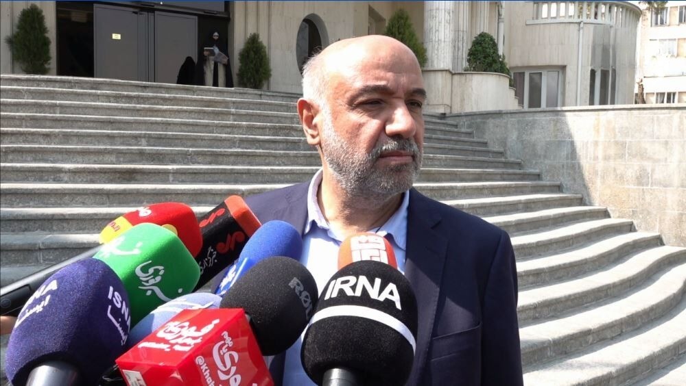 وزیر کار: برنامه دولت برای افزایش حقوق کارگران بررسی میشود / قانونی هم در مجلس وجود دارد که بر اساس آن حداقل به اندازه تورم، افزایش حقوقها باید صورت بگیرد وزیر کار: برنامه دولت برای افزایش حقوق کارگران بررسی میشود / قانونی هم در مجلس وجود دارد که بر اساس آن حداقل به اندازه تورم، افزایش حقوقها باید صورت بگیرد