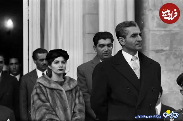 پهلوی پدر و دختر در یک قاب پهلوی پدر و دختر در یک قاب