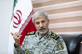 فرمانده ارتش: قدرت ایمان می‌تواند دشمن را چنان دچار آشفتگی کند که به اشتباه، هواپیما‌های خودی را هدف قرار دهد