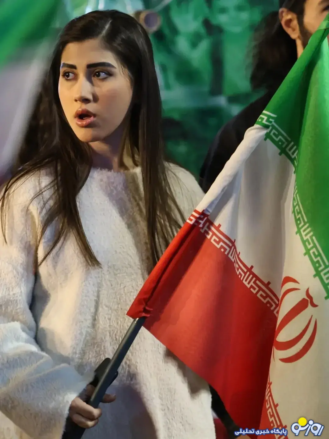 دختران بیحجاب در شعرهای مداحان میدان انقلاب/عکس دختران بیحجاب در شعرهای مداحان میدان انقلاب/عکس