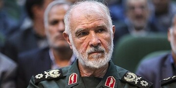 مقام ارشد قرارگاه خاتم: منتظریم و مشکلی با جنگ نداریم/ حتی اگر هیچ چیز نداشته باشیم، با سنگ به جنگ آمریکا میرویم مقام ارشد قرارگاه خاتم: منتظریم و مشکلی با جنگ نداریم/ حتی اگر هیچ چیز نداشته باشیم، با سنگ به جنگ آمریکا میرویم