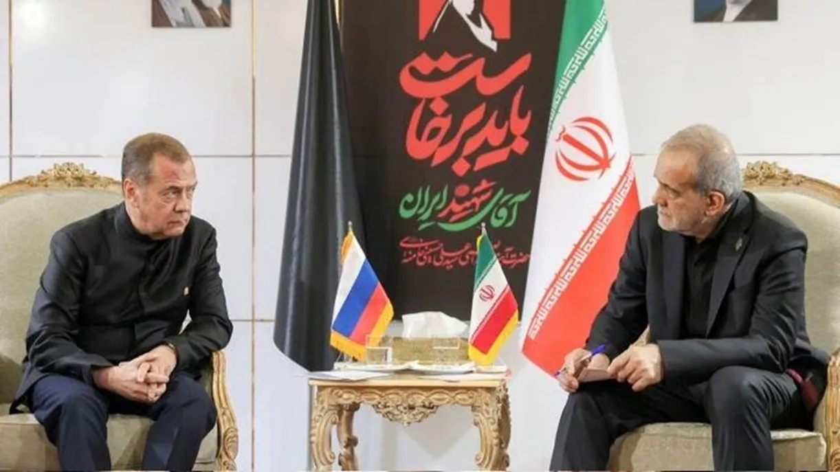 مددوف: ایران در جریان حملات، با افتخار از سخت‌ترین آزمون عبور کرد