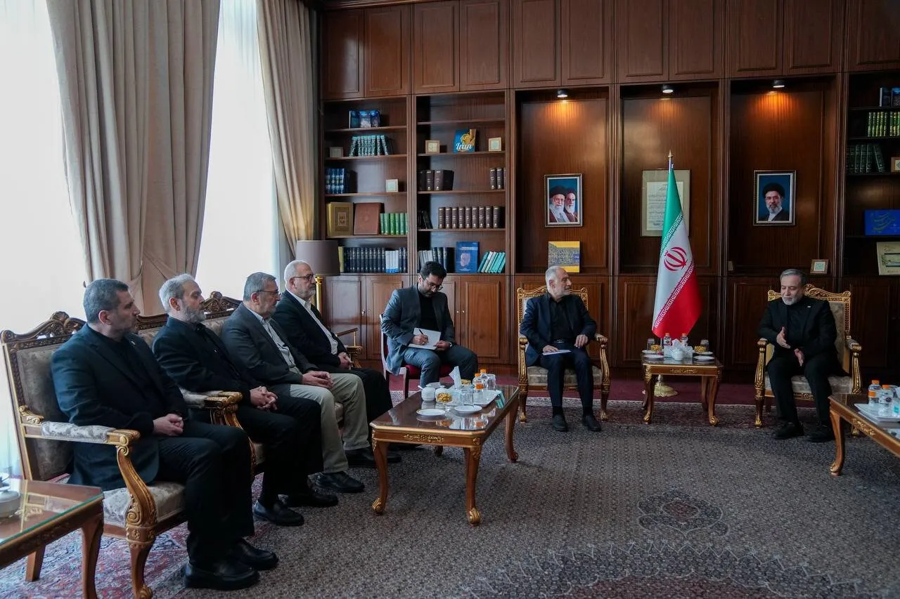 عراقچی: ایران اجرای بند نخست تفاهم ایران و آمریکا درباره لبنان را با جدیت پیگیری می‌کند + عکس