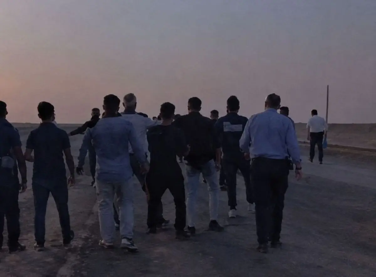ادامه تجمع جوانان روستایی اهواز مقابل شرکت نیشکر دعبل خزاعی