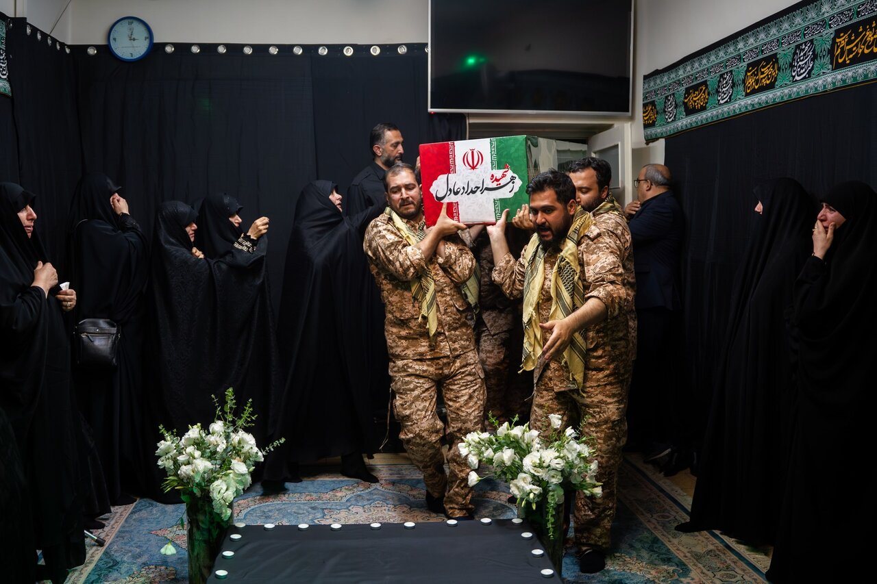 خداحافظی حداد عادل با همسر شهید رهبر معظم انقلاب