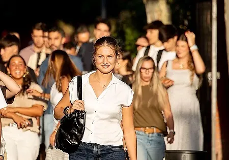 پرنسس لئونور، دختر پادشاه اسپانیا در اولین روز دانشگاه