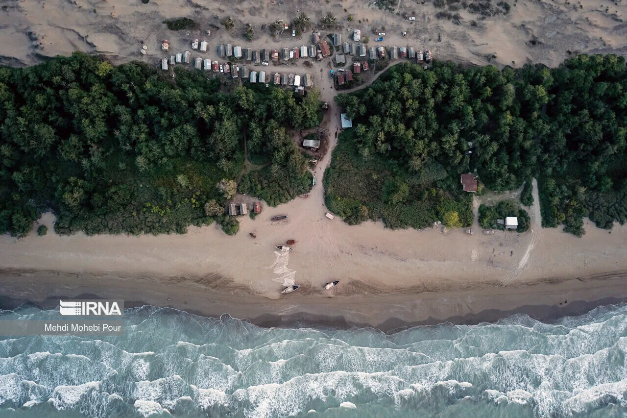 خطر در کمین دریای خزر؛ پیشبینی عقبنشینیها چقدر است؟/ سالانه حدود یک میلیون تن نفت وارد این دریا میشود/ «میانکاله» در خط مقدم پسروی
