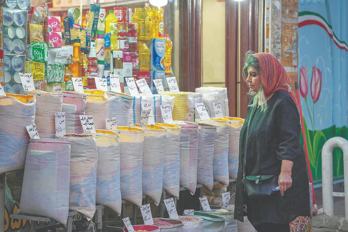 پول هست فروشگاه مواد غذایی خالی است و زمانی که پول نداریم فروشگاه‌ها پر هستند!
