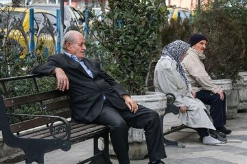 زمان پرداخت معوقات بازنشستگان مشخص شد؟/ چرا مزایای مزدی افزایش نیافت؟/ بدهی دولت ۱۲۰۰ همت است؛ نه ۷۰۰ همت!