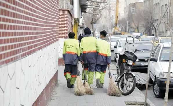 چابهار شهری که تابآوری و سرپا ماندنش را وامدار تنهای خسته و سفرههای خالی کارگران شهرداری است چابهار شهری که تابآوری و سرپا ماندنش را وامدار تنهای خسته و سفرههای خالی کارگران شهرداری است