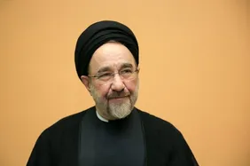 خاتمی: اکنون نه پایان بحران، بلکه آغاز راهی دشوار و طولانی برای عبور از آن و گشودن افق زندگی دور از جنگ برای مردم است