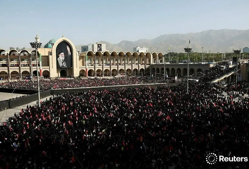 رویترز از وداع زنان با رهبر شهید می‌گوید!
