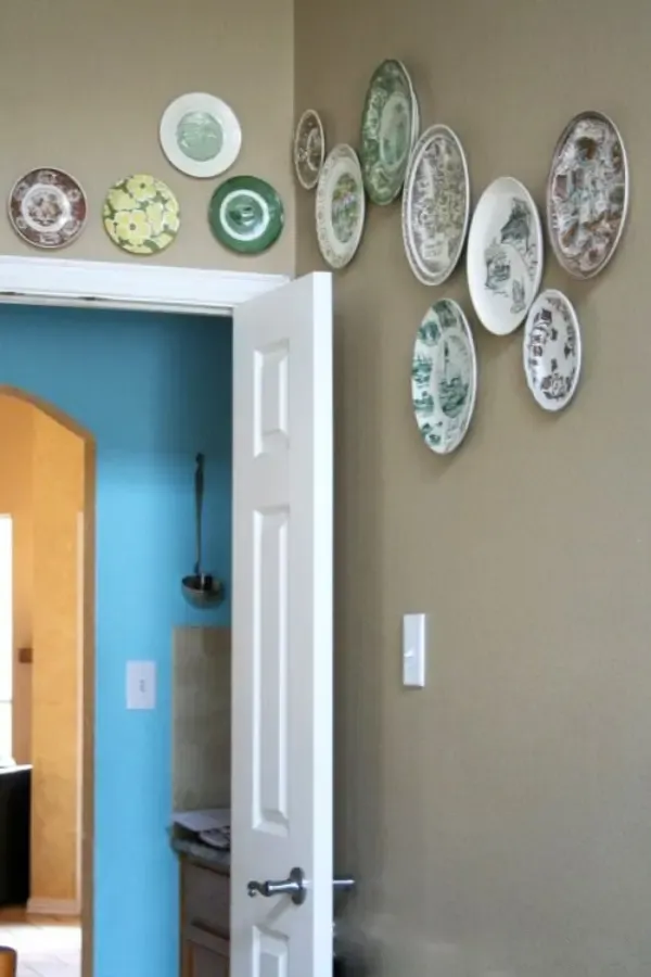 eclectic-plate-wall