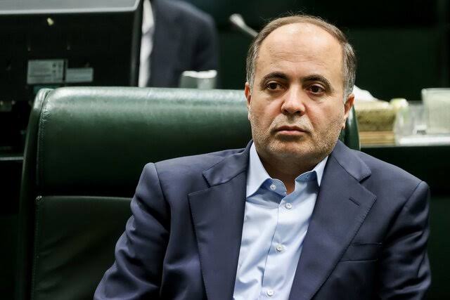 آقای وزیر بعد از گرفتن کارت زرد به بازار‌ ی سری بزنید لطفا!